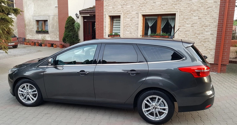 Ford Focus cena 36500 przebieg: 131000, rok produkcji 2017 z Strzegom małe 742